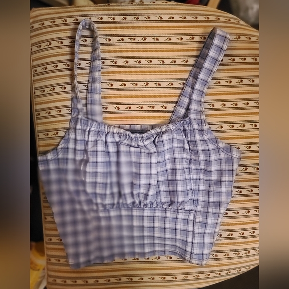 Hollister Tops - Hollister Crop Top